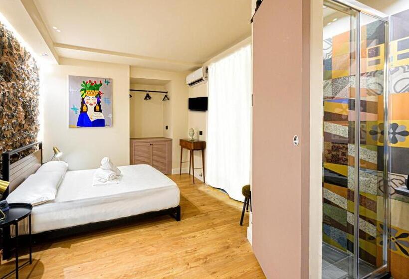 اتاق استاندارد, The Yard Hostel