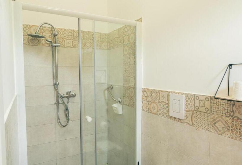 Семейный Номер, Arome B&b