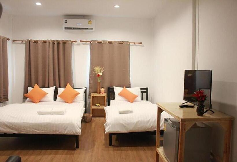 Quarto Triplo Deluxe, Happy Hostel