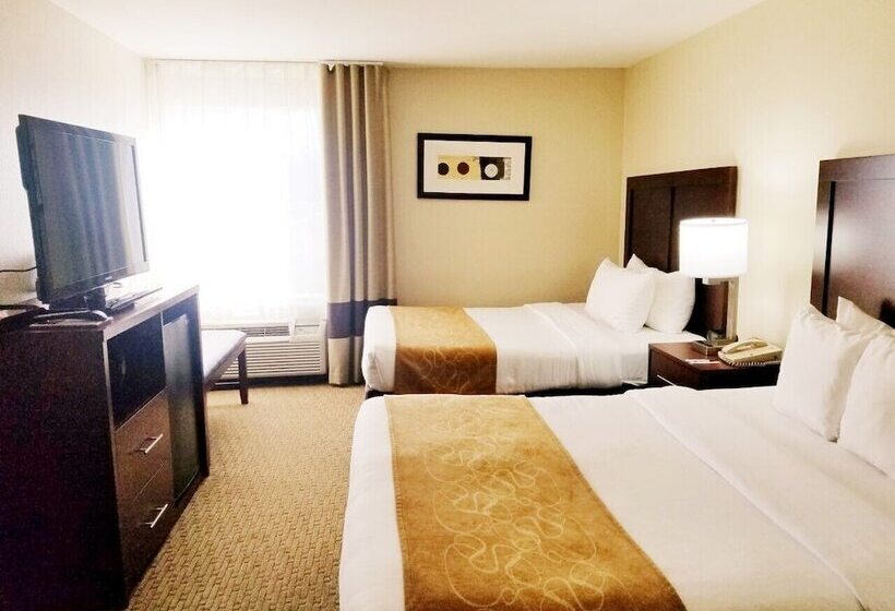 Люкс, Quality Suites Irving Las Colinas
