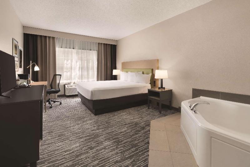 Люкс с гидромассажем, Country Inn & Suites By Radisson, Detroit Lakes, Mn