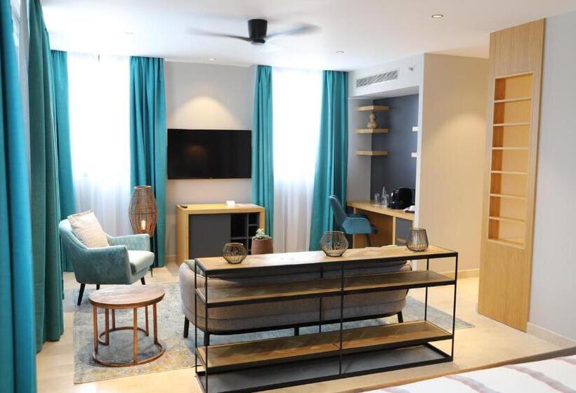 Superior Room King Size Bed, Magdala