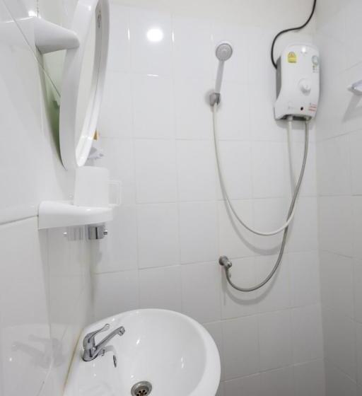 Quarto Triplo Estandar, Banana Hostel Donmuang