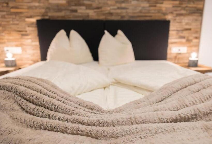 Апартаменты 3 Спальни, Aparthotel Herzblick Gmbh