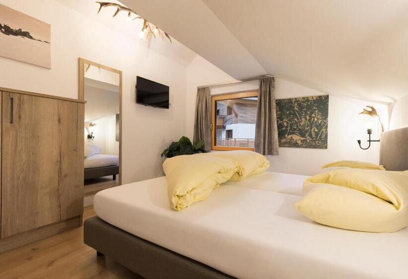 Дом 4 Спальни, Aparthotel Herzblick Gmbh