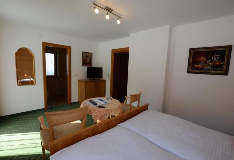Номер Стандарт с Балконом, Haus Monika Und Haus Claudia