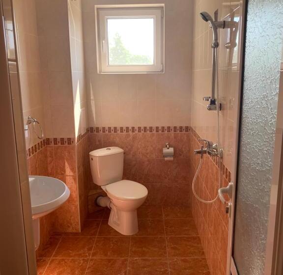 חדר סטנדרט לשלושה עם מרפסת, Lilia Guest House