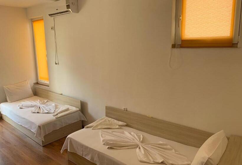 דירה בת חדר שינה 1 עם מרפסת, Lilia Guest House