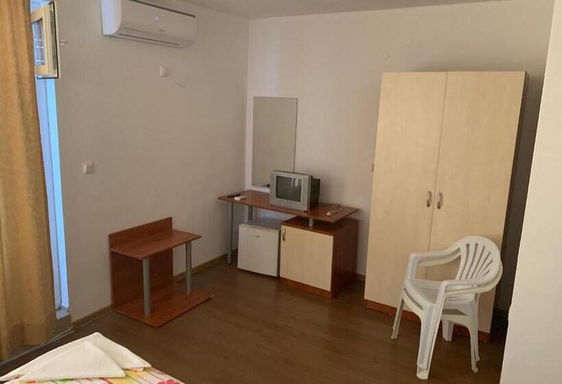 شقة غرفة نوم واحدة مزودة بشُرفة, Lilia Guest House