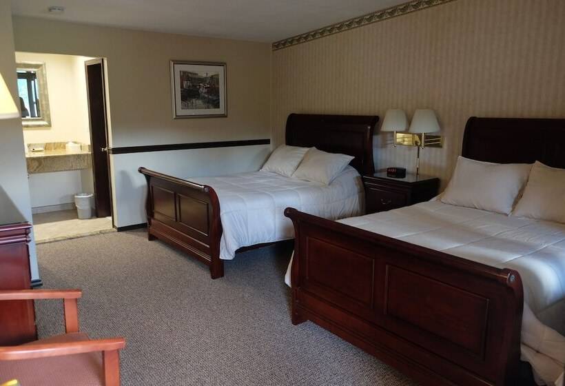 Family Suite, Chalet Inn & Suites
