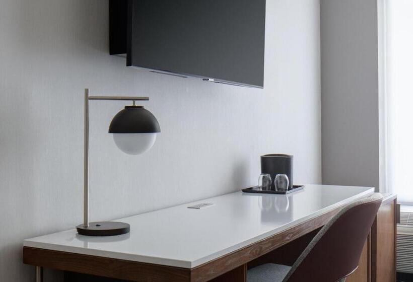 Quarto Standard Cama King para Deficientes, Courtyard By Marriott Chicago Downtown/river North