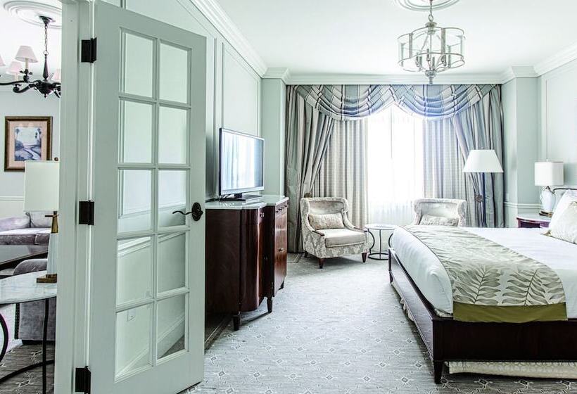 جناح كلوب, The Charleston Place