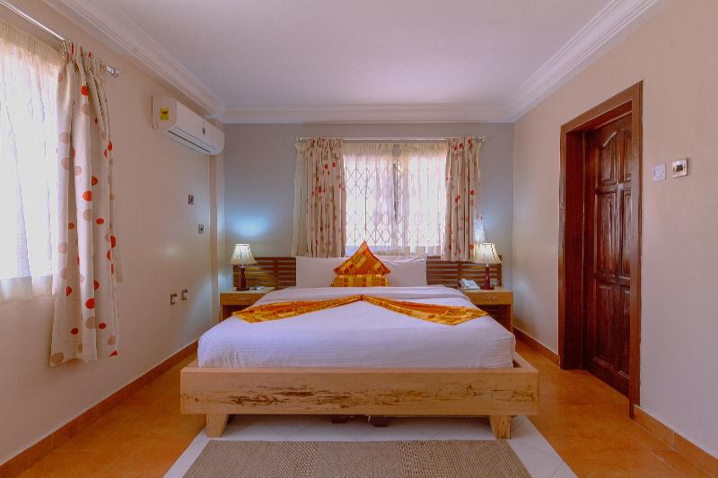 Полулюкс, Central Hotel Ridge