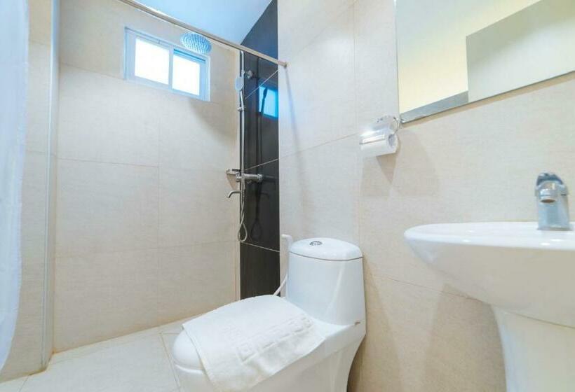 Четырехместный Номер Стандарт, Reddoorz @ N Roldan Street