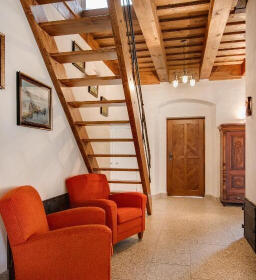 ３ベッドルームハウス, Apartmány šupina