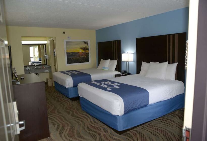 ２ダブルベッドのスタンダードルーム, Days Inn By Wyndham Kodak/sevierville Intrstate Smokeymntns