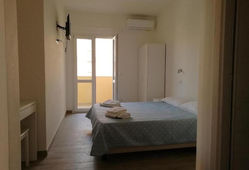 발코니가 있는 4인용 스탠다드 룸, Domo Alghero Centro
