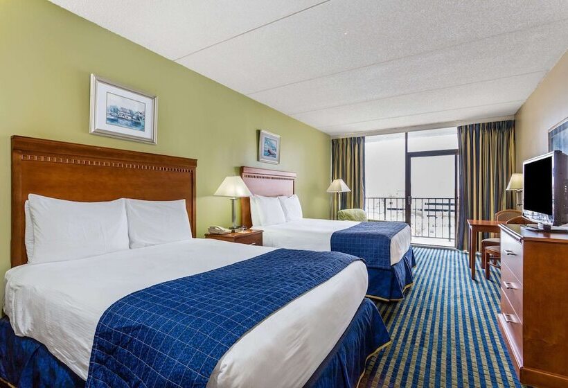 带2个双人床的标准工作室, Days Inn By Wyndham Virginia Beach At The Beach