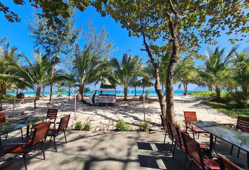 اتاق استاندارد با چشم‌انداز دریا, Tan Son Nhat Con Dao Resort