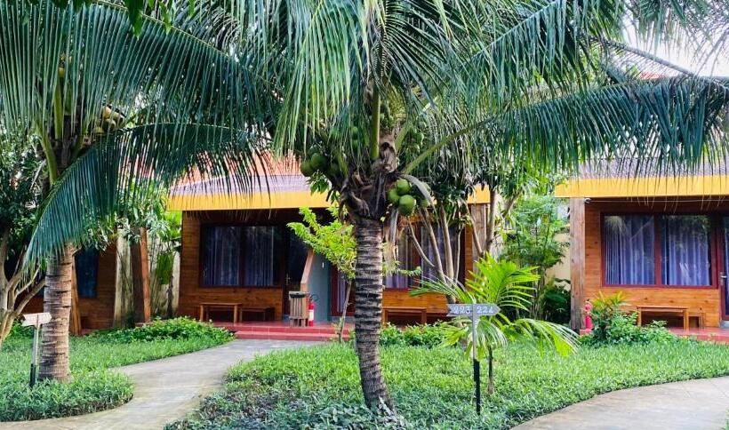 اتاق استاندارد با چشم‌انداز باغ, Tan Son Nhat Con Dao Resort