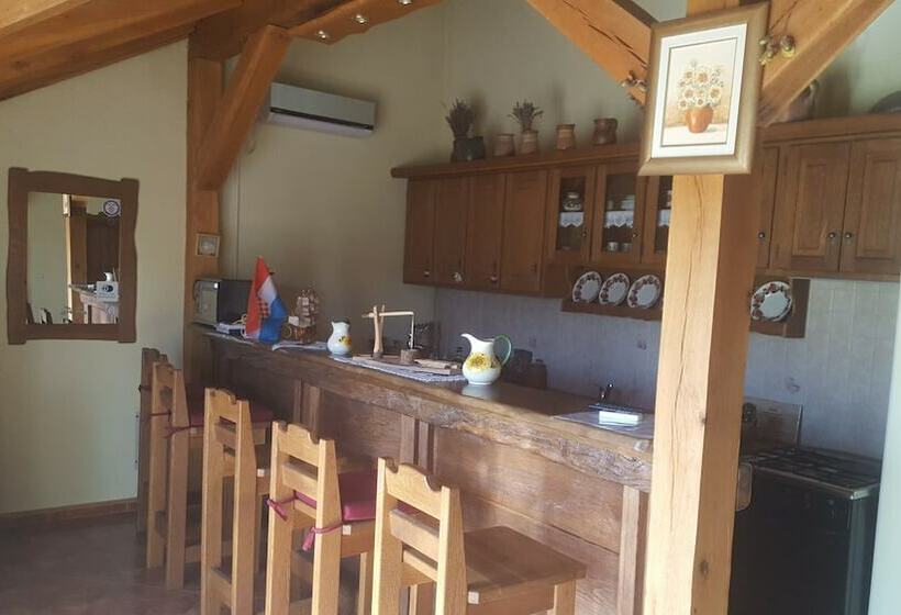 Трехместный Номер Стандарт Совместная Ванная, Guesthouse Tonkic