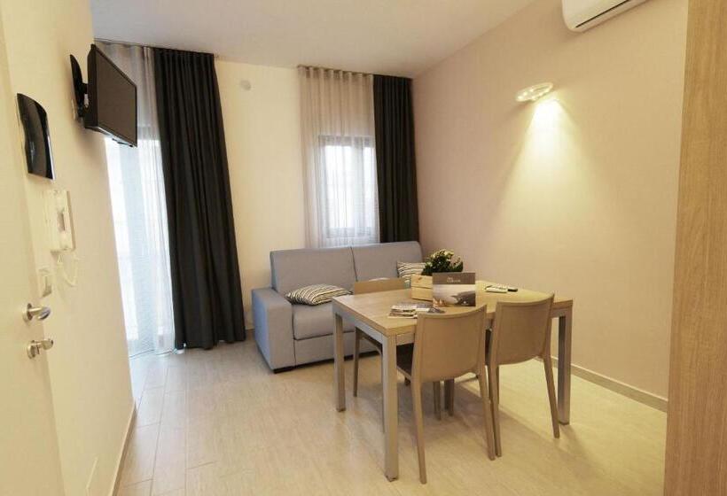 Cameră cvadruplă standard cu balcon, Casa Dante Bed&breakfast