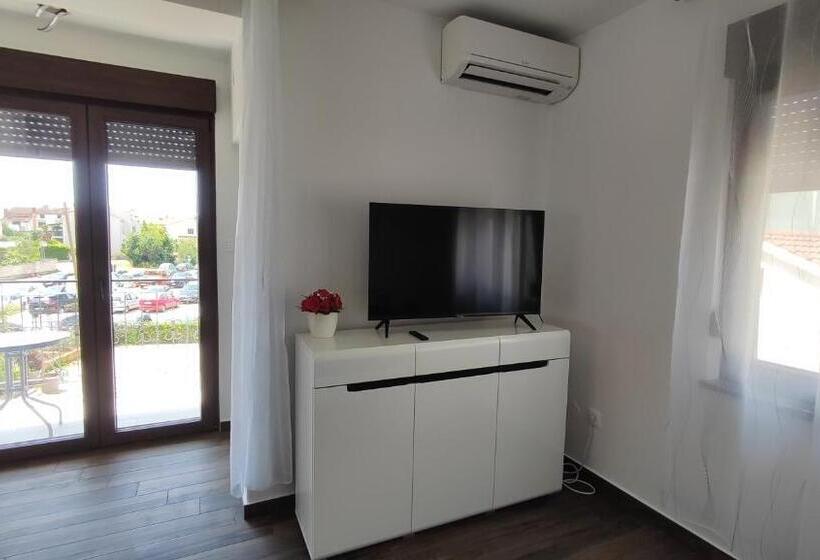 Standardzimmer mit Terrasse, Viktor Rooms And Apartments