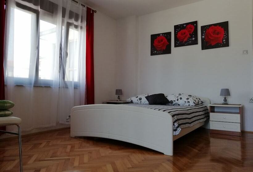 Deluxe Zimmer, Viktor Rooms And Apartments