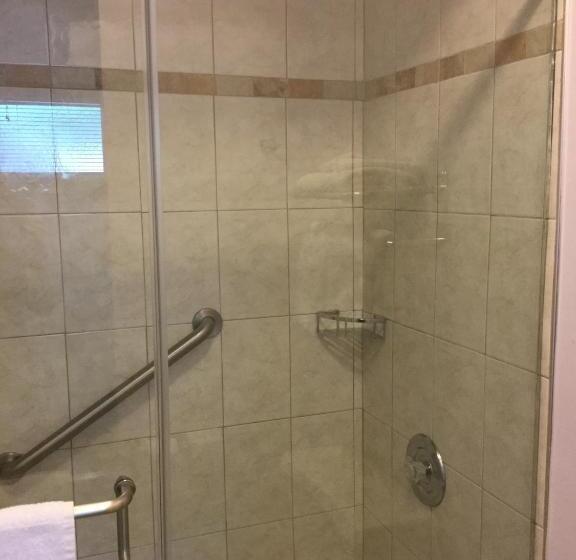 Номер Стандарт 2 Двуспальные Кровати, Econo Lodge South
