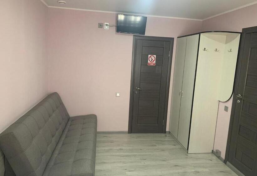 اتاق لوکس خانوادگی, Guest House Max