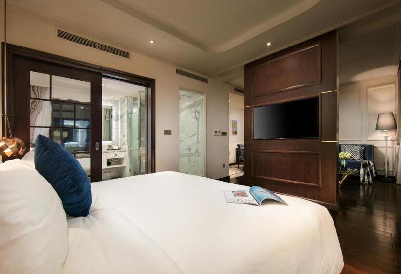 Suite with Balcony, Anatole Hotel Hanoi