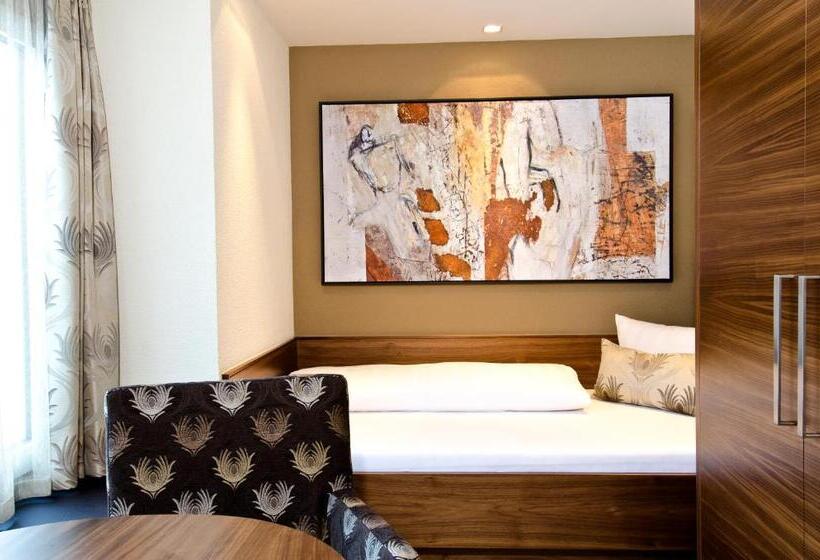 اتاق استاندارد یک تخته با بالکن, Garni Astoria