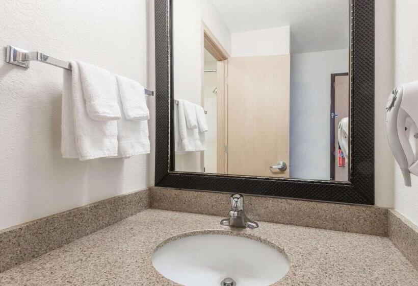 Номер Deluxe Адаптированный для Инвалидов, Baymont By Wyndham Santa Fe