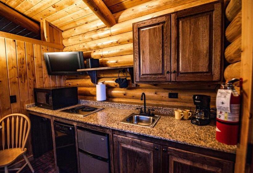 Хижина, Elk Country Inn