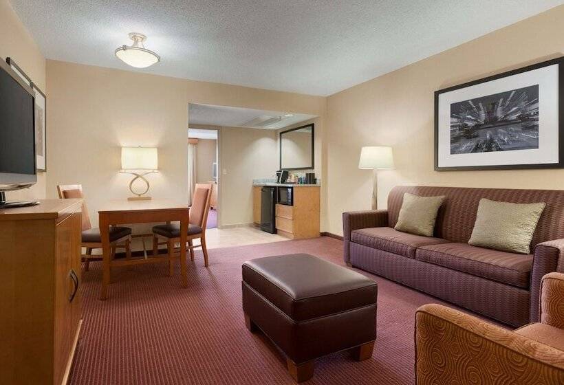 Люкс Премиум, Embassy Suites By Hilton Kansas City International Airport