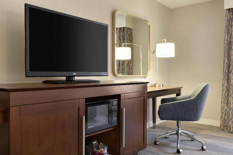 Люкс 3 Спальни, Embassy Suites By Hilton Lexington/uk Coldstream