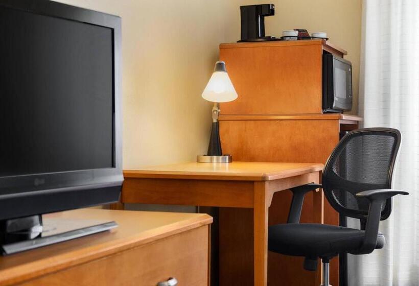 Номер Стандарт, Fairfield Inn & Suites By Marriott Toledo Maumee