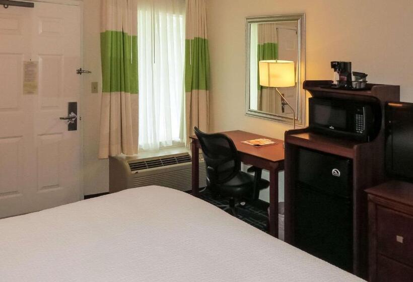 Номер Стандарт Кровать Кинг Адаптированный для Инвалидов, Quality Inn Cranberry Township