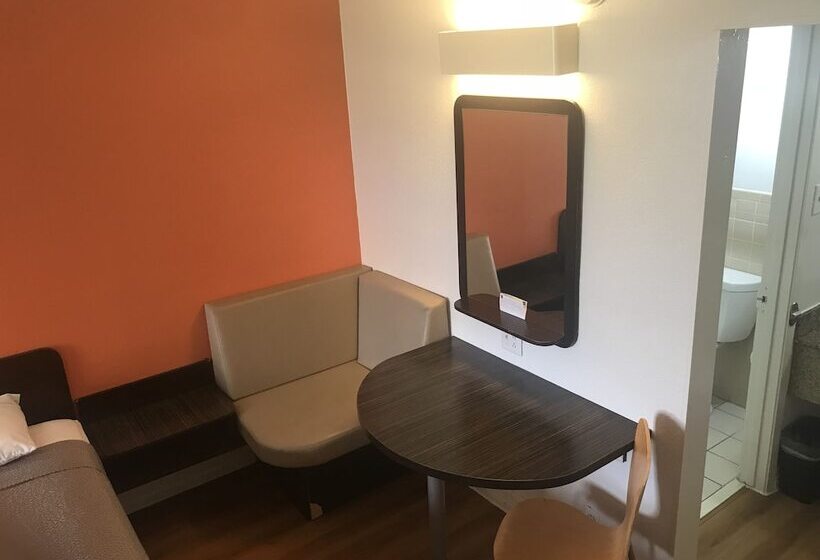 Номер Deluxe, Motel 6 Houston, Tx  East