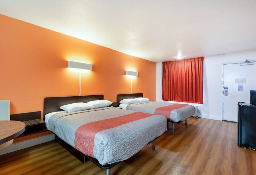 Номер Deluxe, Motel 6 Houston, Tx  East