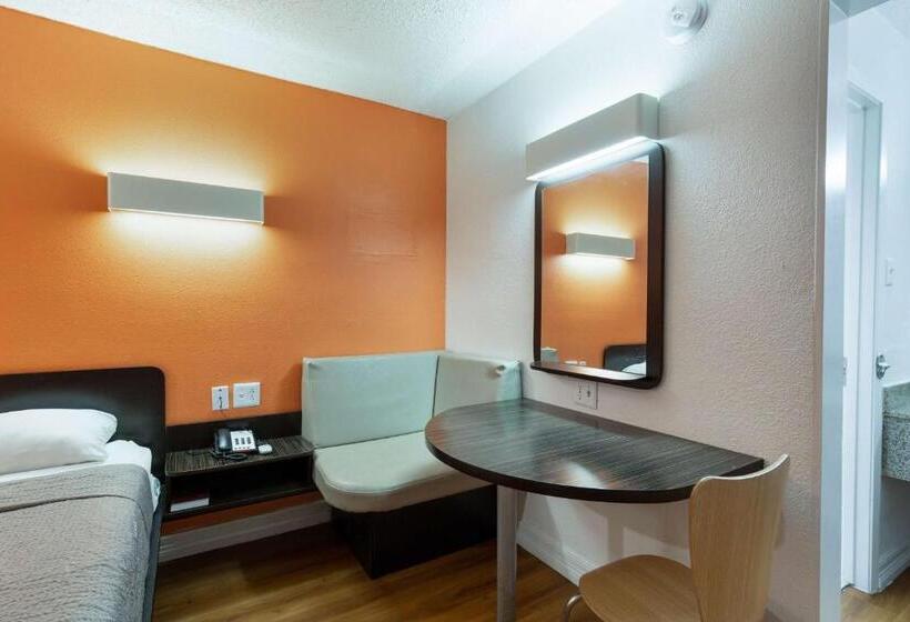 Номер Стандарт Кровать Кинг Адаптированный для Инвалидов, Motel 6 Houston, Tx  East