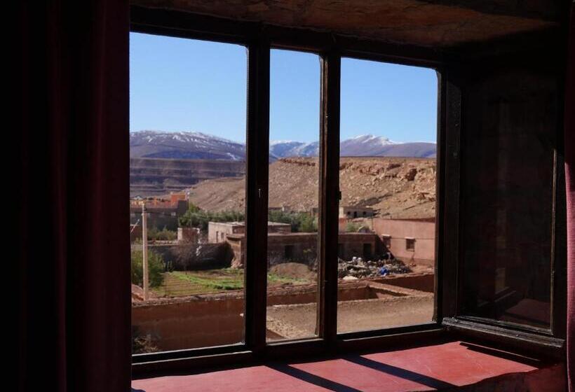 Номер Стандарт Четырехместный Совместный Санузел, Auberge Hostel Traditionnel