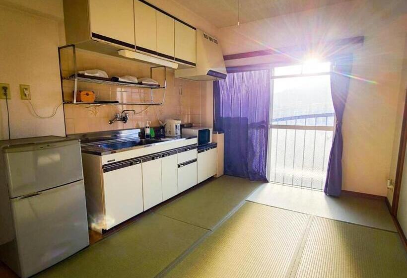 اتاق خانوادگی, Weekly Hotel Kokura