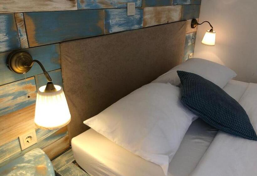 스탠다드 스튜디오 킹침대, Guest House Adriatica By Pinch