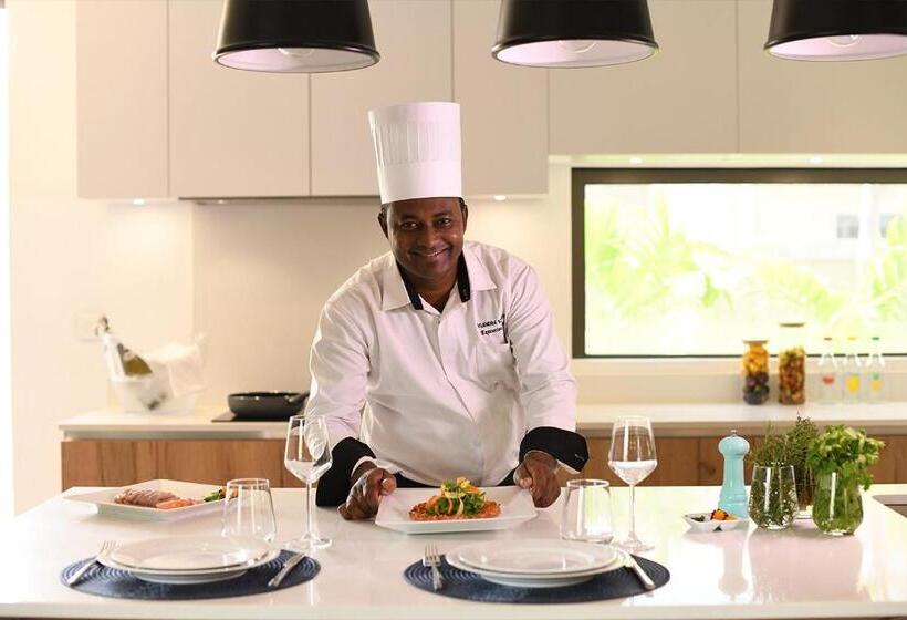 ویلای 4 خوابه, Mythic Suites & Villas