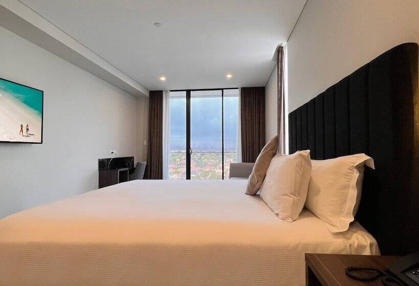 Номер Премиум Вид на Город, Crowne Plaza Sydney Burwood, An Ihg