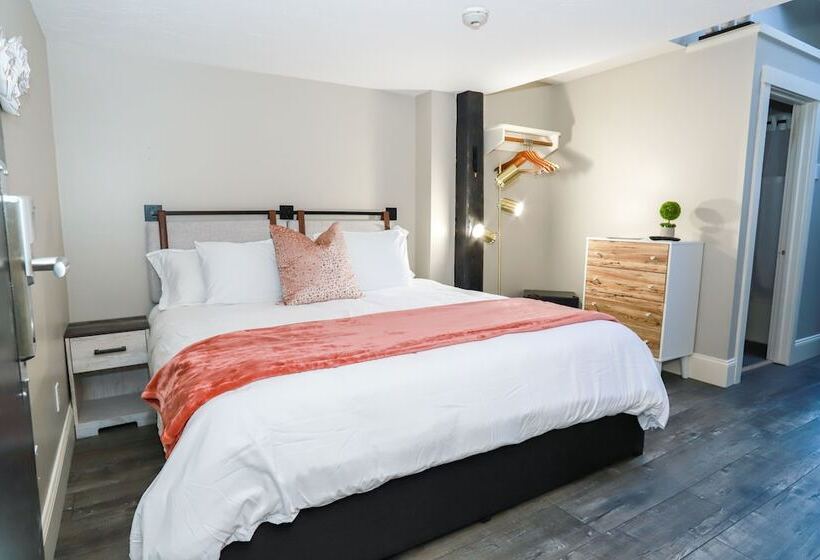 Студия Стандарт, Gunstock Inn & Suites