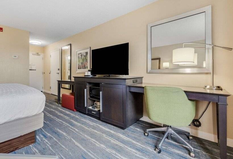 带大床的标准间, Hampton Inn & Suites Memphis Wolfchase Galleria