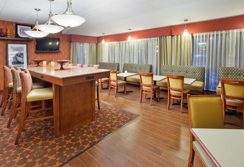 Номер Стандарт, Hampton Inn Columbus East