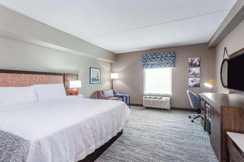 חדר סטנדרט עם מיטת קינג, Hampton Inn Houston Baytown